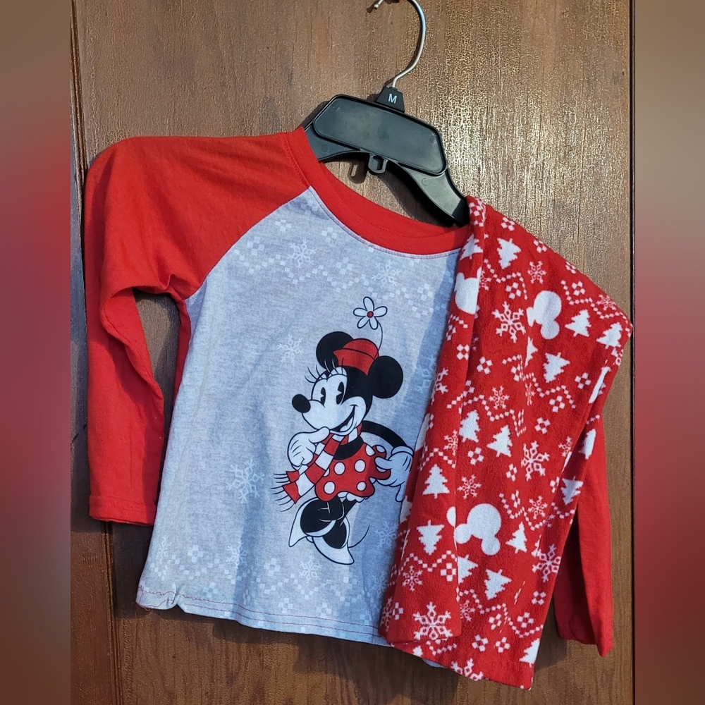 Disney minimize christmas Pajama size 6